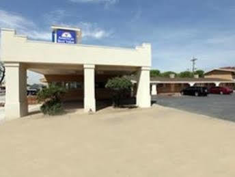 Executive Plus Inn And Suites Elk City Exterior photo