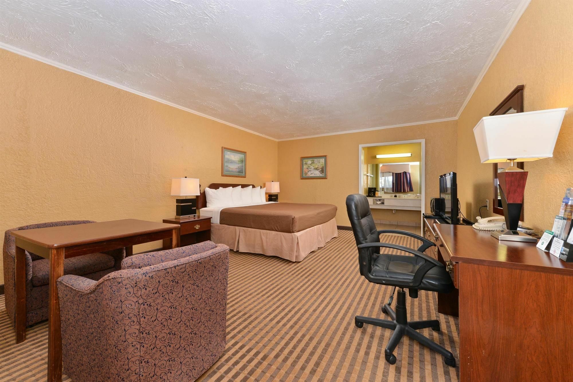 Executive Plus Inn And Suites Elk City Exterior photo